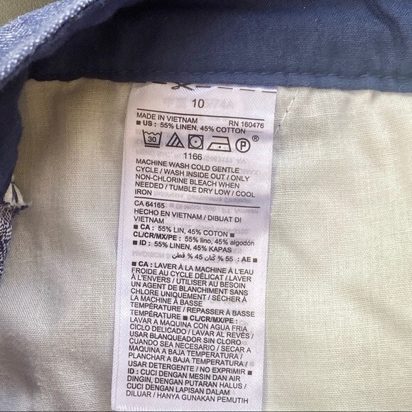 Women's Old Navy Every Day Shorts Mid Rise - Size 10 - 5” inseam - Blue Chambray - Picture 4 of 11